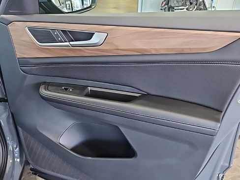 New 2026 Volkswagen Atlas SE image 11