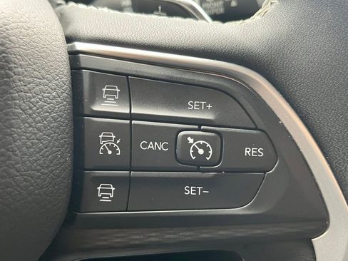 Certified 2023 Jeep Grand Cherokee Altitude AWD/4WD image 13
