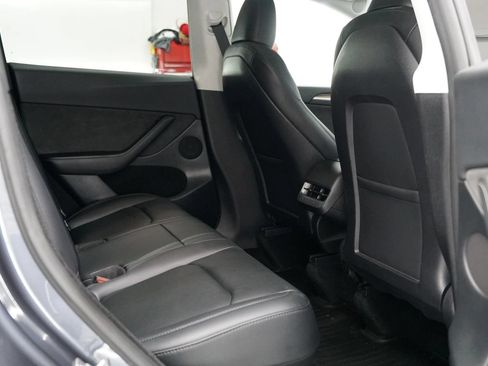 Used 2023 Tesla Model Y Long Range AWD/4WD image 28
