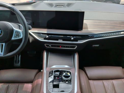 Used 2025 BMW X6 M60i AWD/4WD image 34