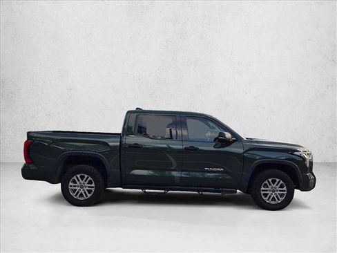 Used 2022 Toyota Tundra SR5 w/ SR5 Convenience Package AWD/4WD image 4