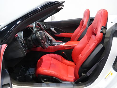 Used 2015 Chevrolet Corvette Z06 w/ 3LZ Preferred Equipment Group image 29