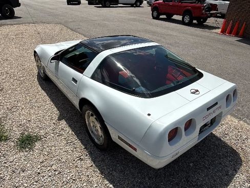 Used 1996 Chevrolet Corvette Coupe RWD image 16