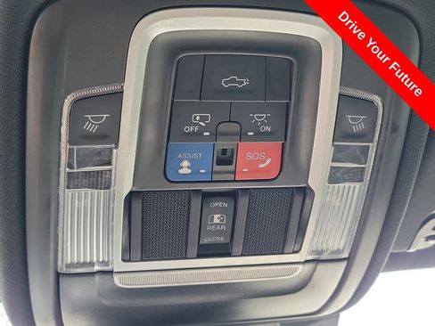 Used 2023 RAM 1500 Laramie AWD/4WD image 18