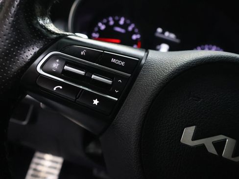 Used 2022 Kia Stinger GT1 RWD image 19