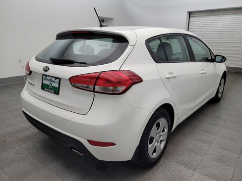 Used 2017 Kia Forte LX FWD image 9