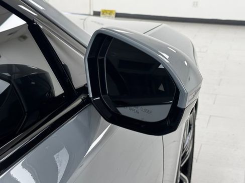 Used 2023 BMW 760i xDrive w/ Executive Package image 39