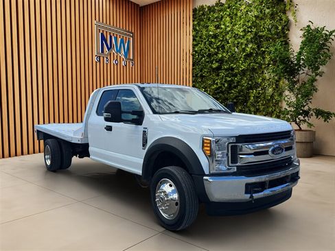 Used 2017 Ford F550 4x4 SuperCab Super Duty w/ XLT Value Package image 1