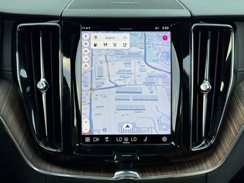 Used 2023 Volvo XC60 B5 Ultimate w/ Climate Package image 27