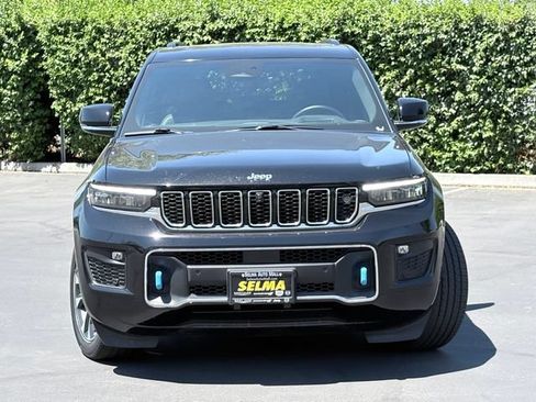 Used 2023 Jeep Grand Cherokee Overland w/ Advanced Protech Group III AWD/4WD image 3
