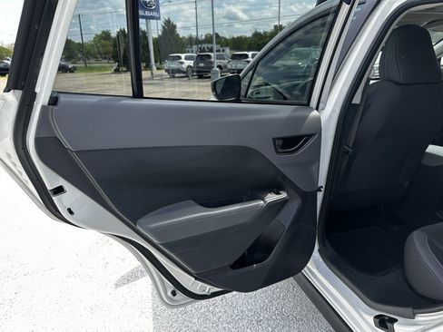 Used 2025 Subaru Crosstrek 2.0i Premium image 15