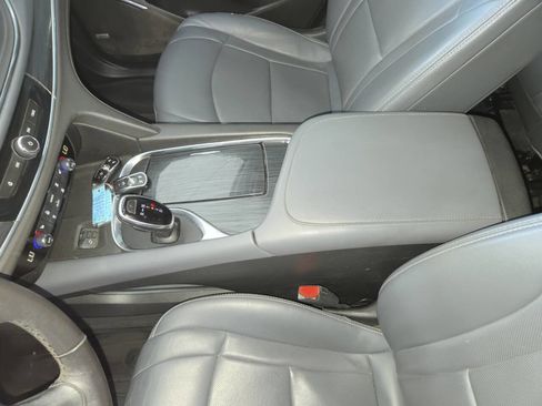 Used 2020 Buick Enclave Essence w/ Sound and Sites Package FWD image 17
