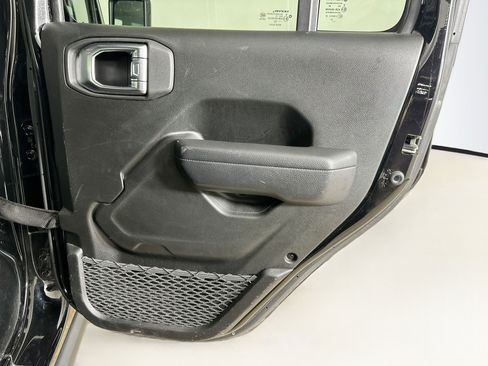 Used 2023 Jeep Wrangler Unlimited Rubicon 4xe AWD/4WD image 29