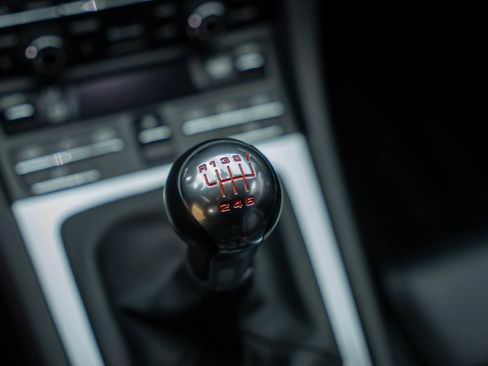 Used 2013 Porsche 911 Carrera 4 w/ Bose Audio Pkg image 33