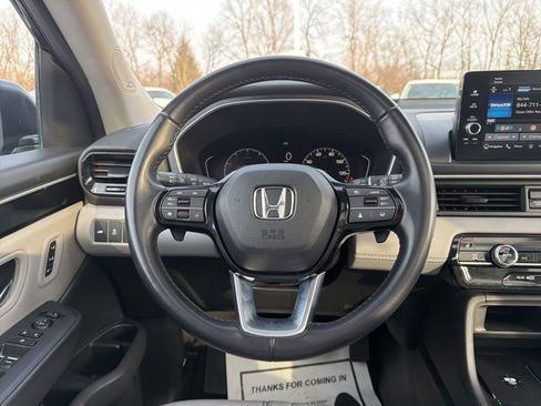 Certified 2025 Honda Pilot Touring image 13