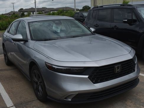 Used 2024 Honda Accord EX image 3