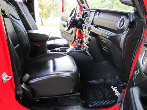 Used 2022 Jeep Wrangler Unlimited Rubicon 4xe w/ Cold Weather Group image 18