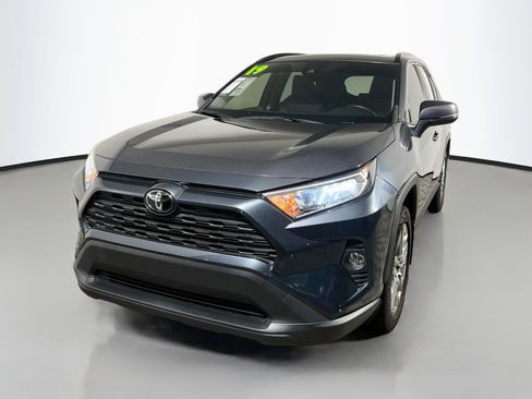 Used 2019 Toyota RAV4 XLE Premium FWD image 10