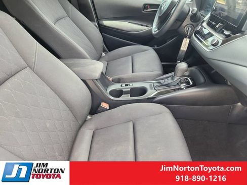 Used 2025 Toyota Corolla LE FWD image 14