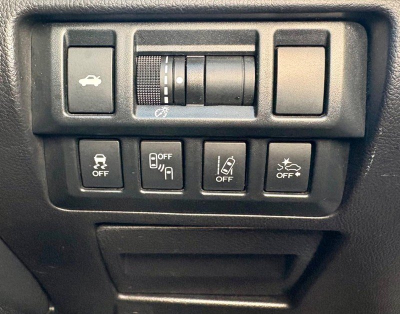 Used 2018 Subaru Legacy 2.5i Limited AWD/4WD image 18