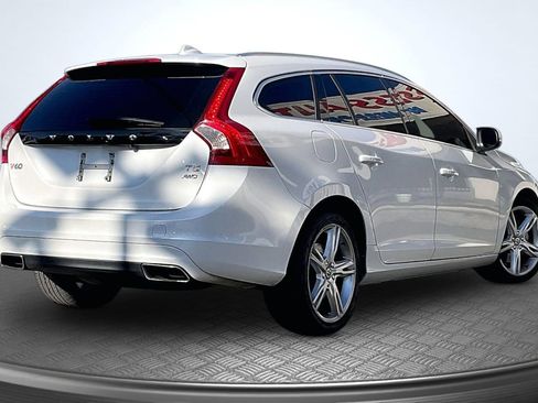 Used 2016 Volvo V60 T5 Premier w/ Technology Package image 13