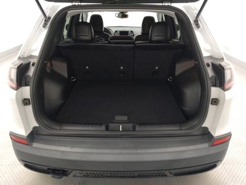 Used 2022 Jeep Cherokee Latitude AWD/4WD image 29