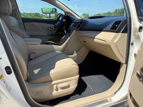 Used 2011 Toyota Venza w/ Comfort Pkg FWD image 23