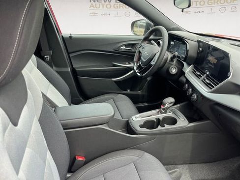 New 2026 Chevrolet Trax RS FWD image 15