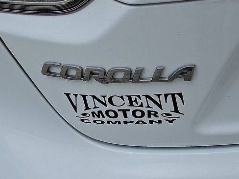 Used 2022 Toyota Corolla LE FWD image 14