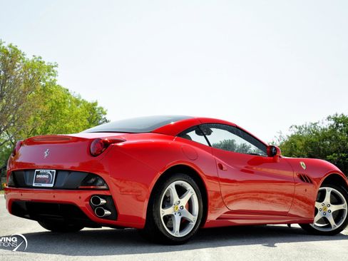 Used 2009 Ferrari California image 37