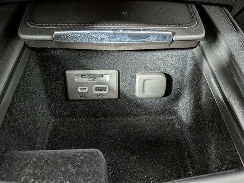 Certified 2022 Cadillac XT4 Premium Luxury w/ Enhanced Visibility Package image 11