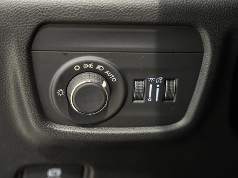Used 2023 Jeep Grand Cherokee Altitude AWD/4WD image 37