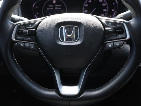 Used 2019 Honda Accord Touring image 18