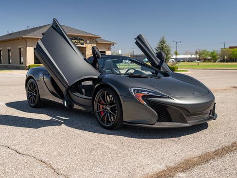 Used 2016 McLaren 650S Spider image 36