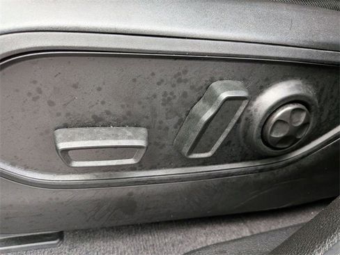 Used 2022 Jeep Grand Cherokee L Limited w/ Black Appearance Package image 13