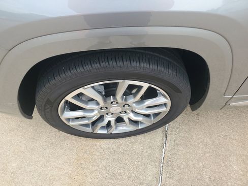 Used 2023 GMC Terrain Denali image 40