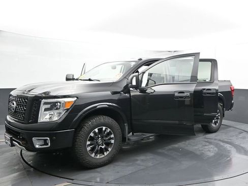 Used 2018 Nissan Titan PRO-4X w/ Pro-4x Convenience Package image 55