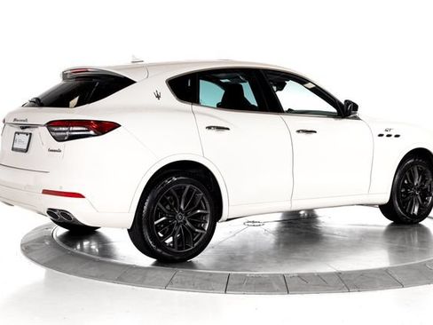 Used 2024 Maserati Levante GT Ultima AWD/4WD image 6