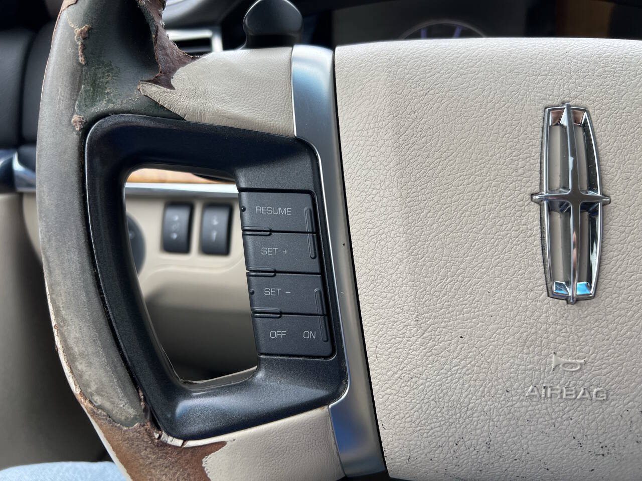 Used 2011 Lincoln MKS FWD image 20