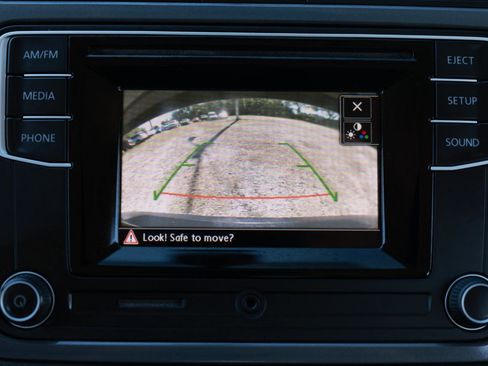 Used 2016 Volkswagen Tiguan S image 35