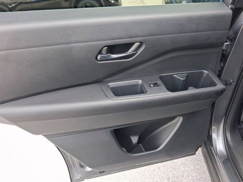 Certified 2024 Nissan Pathfinder SV FWD image 10