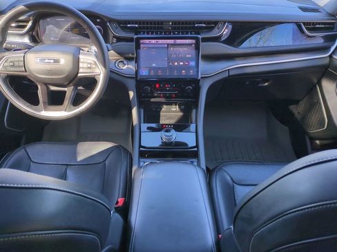 Used 2023 Jeep Grand Cherokee Limited w/ Luxury Tech Group II image 14