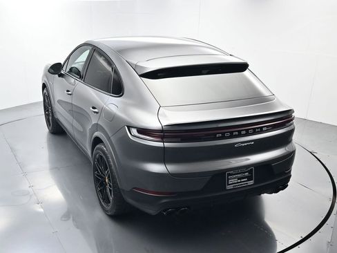 Certified 2024 Porsche Cayenne Coupe AWD/4WD image 36