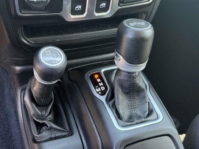 Used 2020 Jeep Wrangler Sport AWD/4WD image 18
