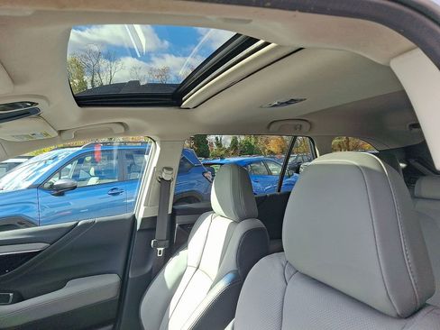 Used 2022 Subaru Outback Limited image 14