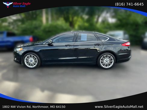 Used 2016 Ford Fusion SE w/ Equipment Group 202A FWD image 2