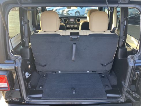 Used 2021 Jeep Wrangler Sport image 21