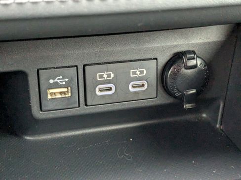 Used 2023 Toyota Highlander LE image 25