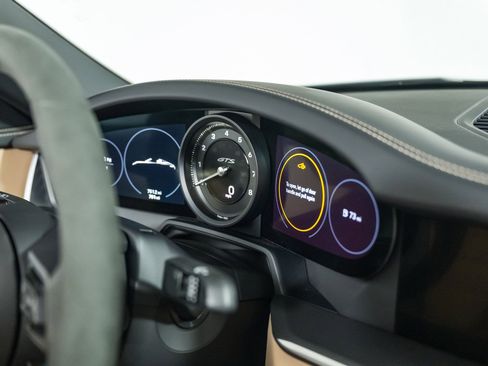 Used 2024 Porsche 911 Targa 4 GTS image 43