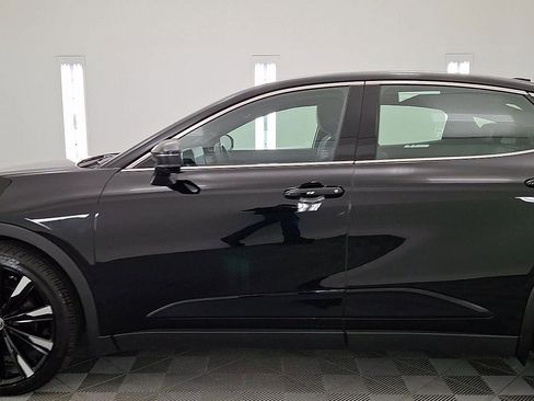 Used 2024 Toyota Crown Platinum image 9